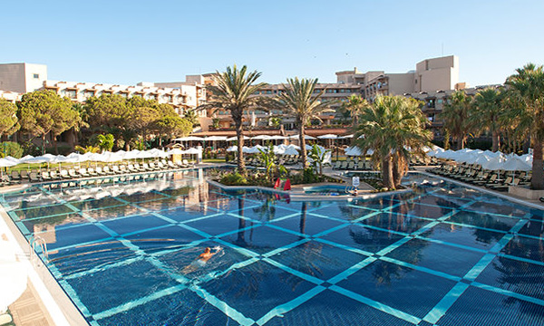 Crystal Tat Beach Hotel